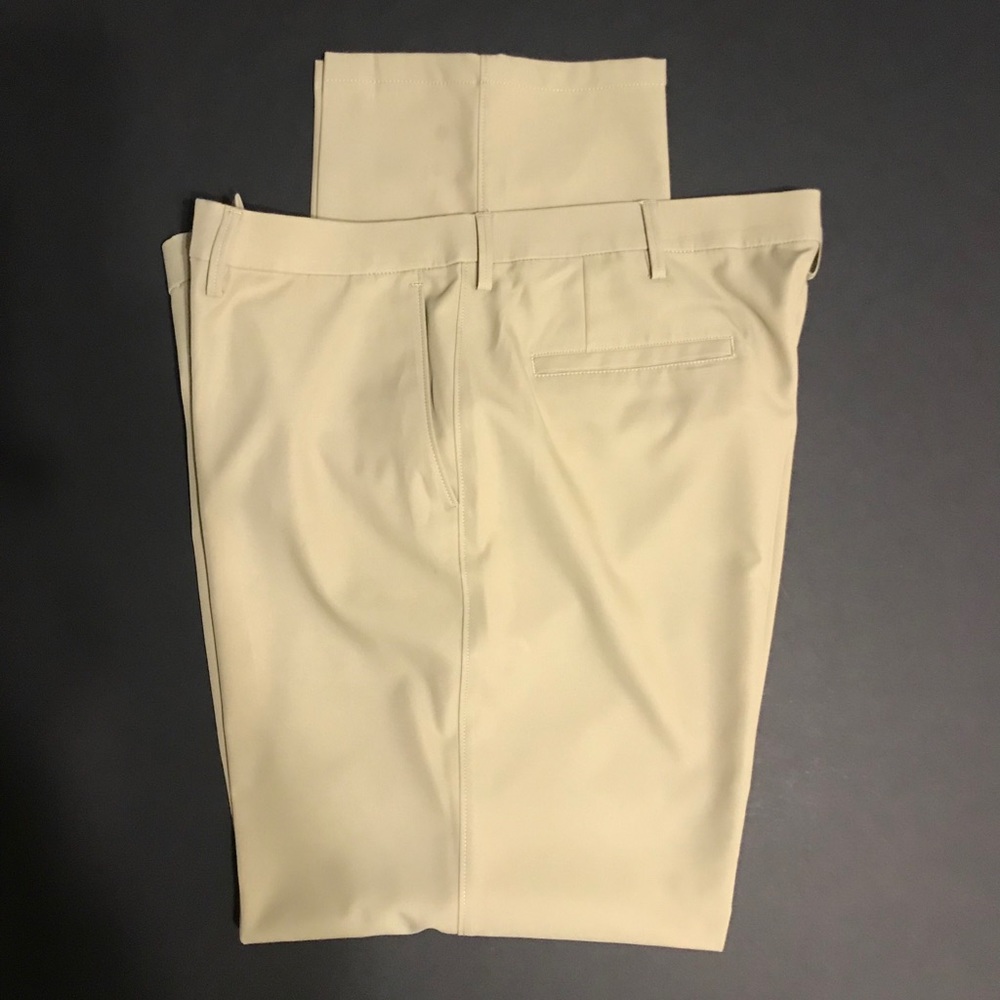 Men’s Haggar Flat Front Dress Pants. W40XL32